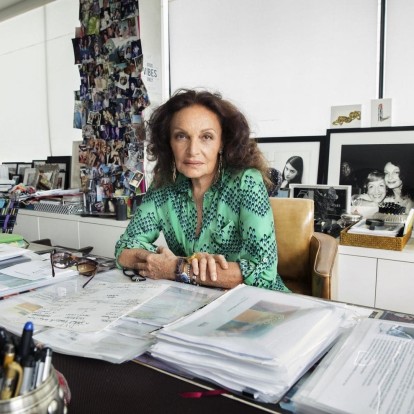 Η νέα έκθεση της Diane von Furstenberg υμνεί τις γυναίκες