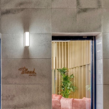 Ένα νέο είδος ανεπιτήδευτου ξενοδοχείου μόλις άνοιξε στο κέντρο της Αθήνας