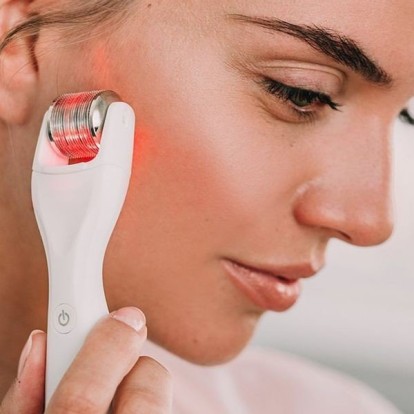 Ρυτίδες στοπ με αυτό το θαυματουργό εργαλείο ομορφιάς