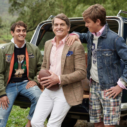 Ο Ralph Lauren βάζει σε πρώτο πλάνο τον θεσμό της οικογένειας στη νέα καμπάνια