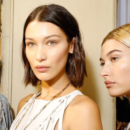 Πώς να αποκτήσετε βήμα-βήμα λαμπερή επιδερμίδα για το καλοκαίρι