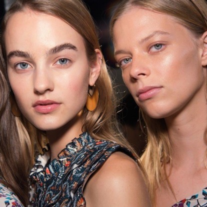 Beauty and the sun: Μάθετε πώς να αποκτήσετε το πιο σαγηνευτικό ηλιοκαμένο look 