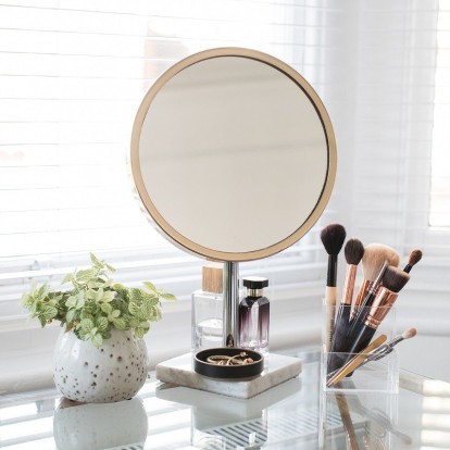 Ο απόλυτος οδηγός καθαριότητας των πινέλων μακιγιάζ