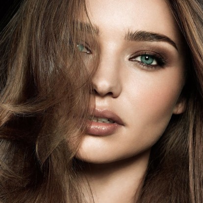 Έξοδος μετά τη δουλειά; Έτσι θα μετατρέψετε το μακιγιάζ σας σε βραδινό