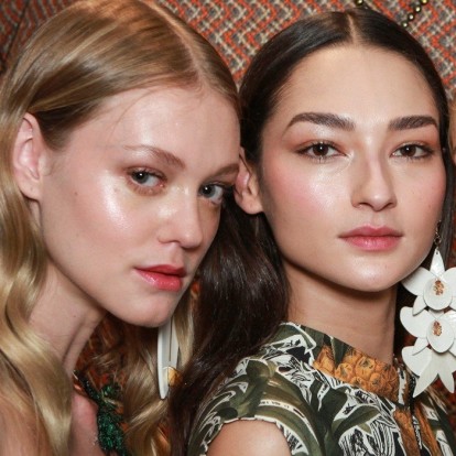 Αποκτήστε νεανικό δέρμα με προϊόντα εμπλουτισμένα με βιταμίνη C