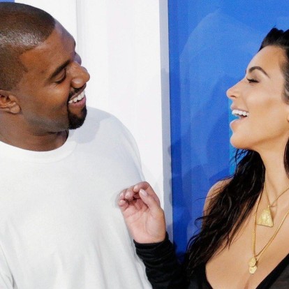 Ο εκατομμυριούχος και διάσημος μουσικός Kanye West μας ξεναγεί στο νέο του σπίτι