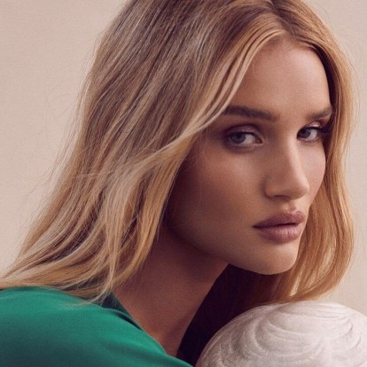 Όλα τα μυστικά της Rosie Huntington-Whiteley για να αποκτήσετε τη λάμψη της