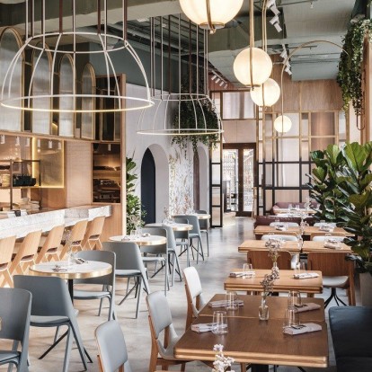 Ένα μαγικό εστιατόριο στη Μόσχα εμπνευσμένο από τις ταινίες του Wes Anderson