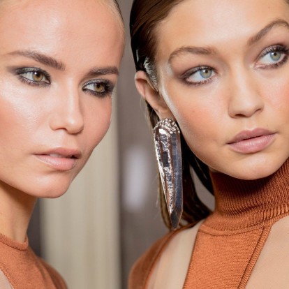 Bronzer: Πώς να το χρησιμοποιήσετε σωστά για ν' απογειώσετε το μακιγιάζ σας