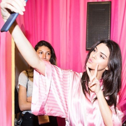 Τέλεια selfie; Διαβάστε τα beauty tips για να την πετύχετε