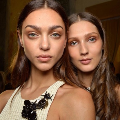 6 τρόποι για να μειώσετε το πρήξιμο στα μάτια