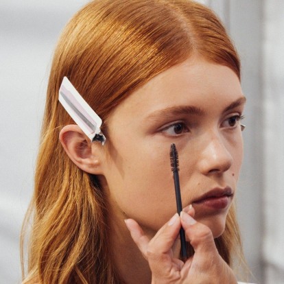 Αναδείξτε το μαύρισμά σας με το ιδανικό μακιγιάζ