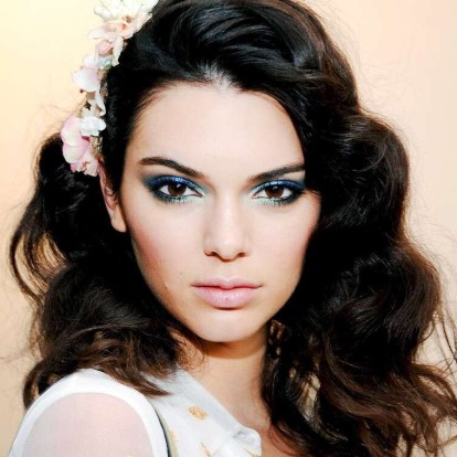 Αυτή είναι η σκιά που θα φοράτε ξανά και ξανά όλη τη fall season