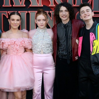 Οι πρωταγωνιστές του Stranger Things απαντούν σε όσα ψάχνουν γι' αυτούς οι fans στο Google