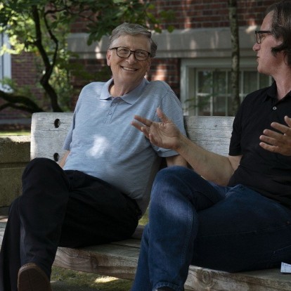 Το ντοκιμαντέρ για τη ζωή του Bill Gates αφιερωμένο στη μεγαλειώδη ιδιοφυΐα του