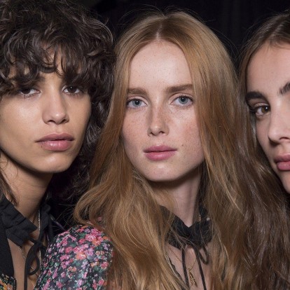 Αποκτήστε ξανά τη χαμένη λάμψη στο πρόσωπό σας με αυτά τα βήματα