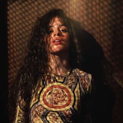 H Camila Cabello επιστρέφει με το Shameless κι έχει γίνει ήδη hit