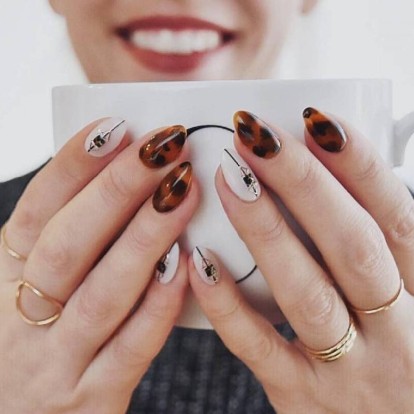 Αυτό είναι το nail trend που αποτελεί τη νέα εμμονή του Instagram