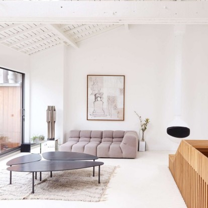 Ένα παριζιάνικο penthouse που αγκαλιάζει την αρχιτεκτονική του κληρονομιά