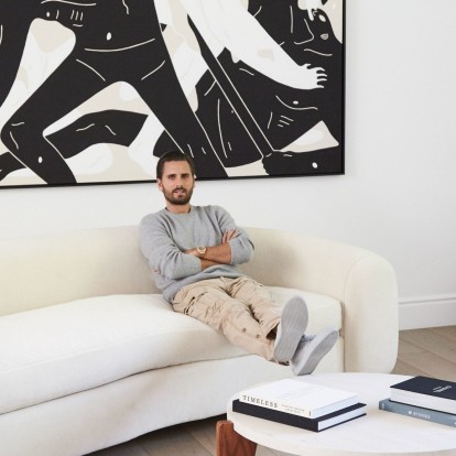 Ο Scott Disick μας υποδέχεται στο κομψότατο σπίτι του στα Hamptons