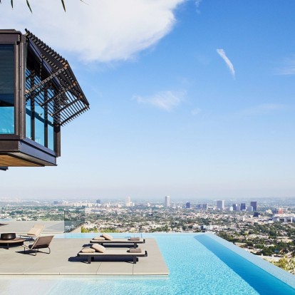 Το απίστευτο Hollywood home ενός διάσημου παραγωγού ταινιών με θέα που κόβει την ανάσα 