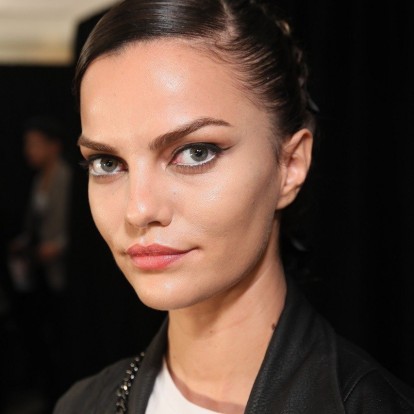 Τι είναι το lash lift; Μάθετε τα πάντα πριν κλείσετε ραντεβού