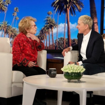 Η θρυλική sex therapist Dr. Ruth απαντάει στις πιο επίκαιρες ερωτήσεις στο κοινό της Ellen Degeneres 