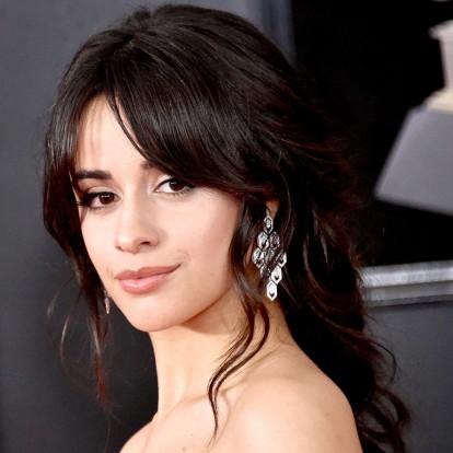 Τα πιο hot tips για να αποκτήσετε απίστευτα λαμπερά μαλλιά