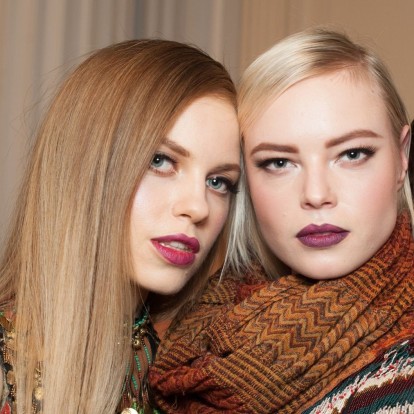 Πώς θα διατηρήσετε το χρώμα των μαλλιών σας ζωηρό μέχρι το επόμενο ραντεβού στο κομμωτήριο