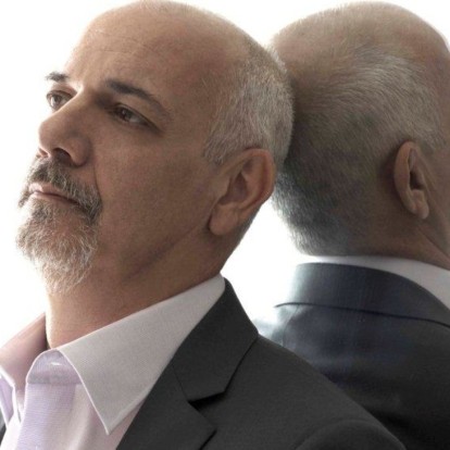 Ο Γιώργος Κιμούλης μας μιλάει για τη νέα του θεατρική παράσταση και το θυμικό των ανθρώπων 