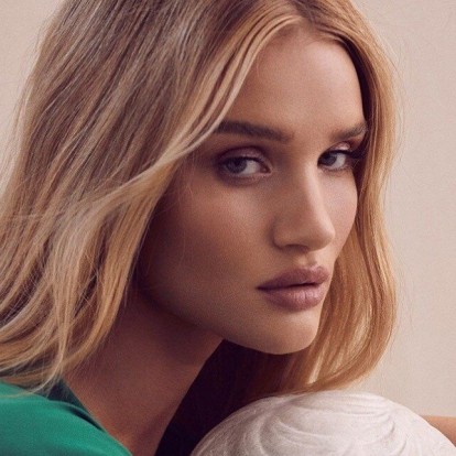 H Rosie Huntington-Whiteley αποκαλύπτει πώς κατάφερε να είναι ένα από τα πιο ακριβοπληρωμένα μοντέλα στον κόσμο 