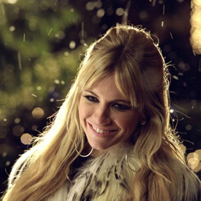 Οι party season συνήθειες που θα βλάψουν την επιδερμίδα σας και πώς να τις αντιμετωπίσετε