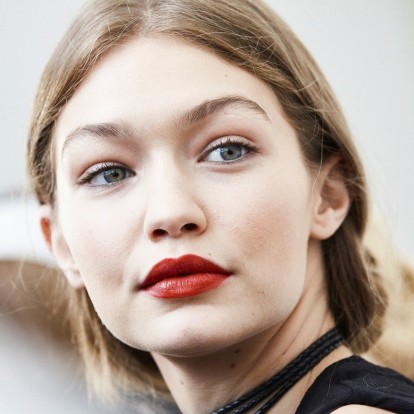 Τα 4 πιο hot βραδινά μακιγιάζ που είναι ιδανικά για ραντεβού 