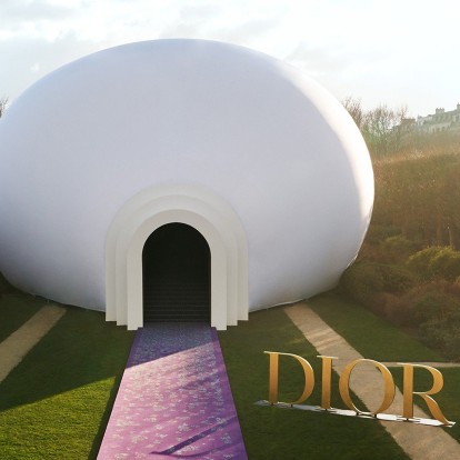 Dior Haute Couture 2020: Δείτε πώς μεταμόρφωσε το Musée Rodin η artist Judy Chicago για λογαριασμό του γαλλικού οίκου 