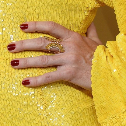 Τα χρώματα στα νύχια που είναι πάντα in fashion και δεν είναι μαύρα