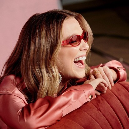 Η Millie Bobby Brown σχεδιάζει την πιο στιλάτη σειρά γυαλιών 