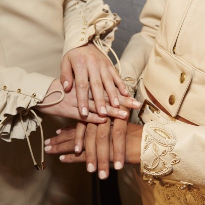 11 βερνίκια νυχιών για να δοκιμάσετε το φθινόπωρο 