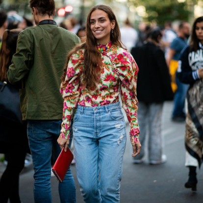 Όλοι οι κορυφαίοι jeans & top συνδυασμοί που δε θα μπορέσετε να αποχωριστείτε αυτήν την άνοιξη 