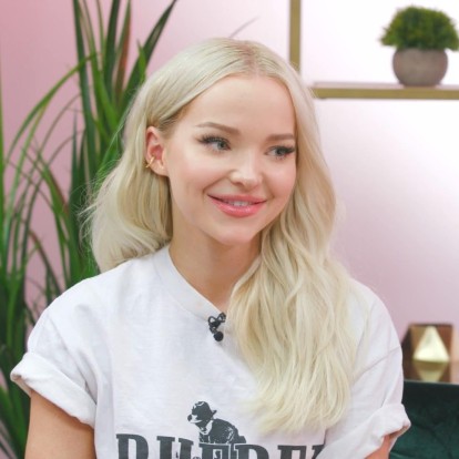 Η ηθοποιός Dove Cameron μας δείχνει τη βραδινή ρουτίνα ομορφιάς της που αποτελείται από 12 βήματα