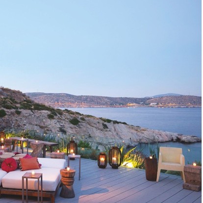 Athens Riviera: Οι διάσημες εκδόσεις Assouline υποδέχονται το φετινό καλοκαίρι με θέα στο Αιγαίο Πέλαγος