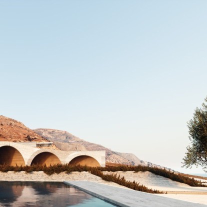 To Doric Dune αποτελεί τον απόλυτο προορισμό με υπέροχη θέα στον Κορινθιακό κόλπο για να υποδεχτούμε το φετινό καλοκαίρι