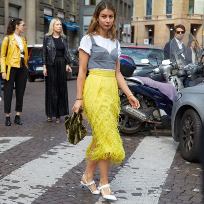 Skirt-shoes combos: Γνωρίστε τους συνδυασμούς που θα αναδείξουν τη σιλουέτα και το στιλ σας 