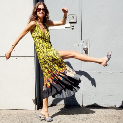 Πώς η Leandra Medine επαναπροσδιόρισε την έννοια του front row στις διασημότερες επιδείξεις μόδας 