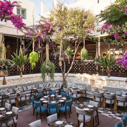 Απόβαση στο εκπληκτικό εστιατόριο COYA Mykonos που θα απογειώσει τις αισθήσεις σας