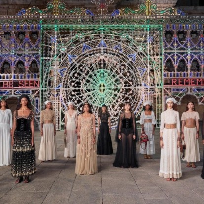 Η νέα πολυαναμενόμενη cruise 2021 συλλογή του Christian Dior αποτέλεσε ύμνο στην παράδοση του savoir faire στην Puglia της Νότιας Ιταλίας