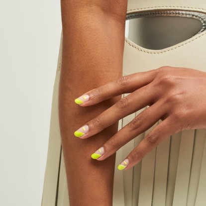 Τα nails designs που θα ανυπομονείτε να κάνετε στα νύχια σας τις επόμενες μέρες 
