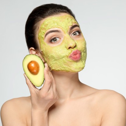 Avocado Face Masks: Πώς θα φτιάξετε μόνες σας τις πιο trendy μάσκες προσώπου 