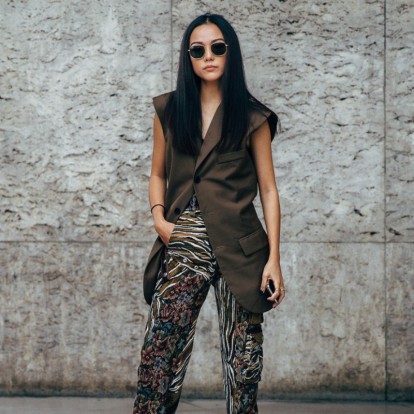 Όλοι οι τρόποι για να φορέσετε το πιο κομψό χρώμα της χρονιάς και το καλοκαίρι 