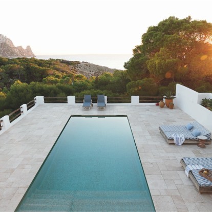 Η εντυπωσιακή βίλα Torre Vedra στην Ibiza είναι το απόλυτο καλοκαιρινό όνειρο