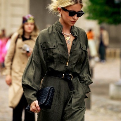 Khaki: Πώς θα φορέσετε το πιο hot colour για την μεταβατική περίοδο που μόλις ξεκίνησε 
